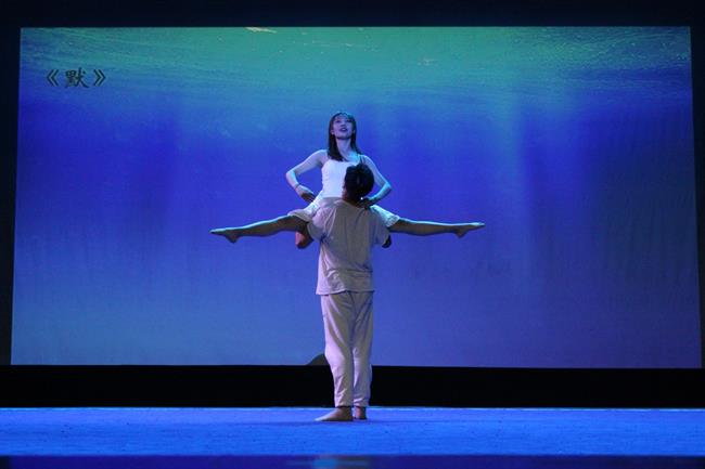 19演艺--形体月赛《Let's Dance》 (4).jpg