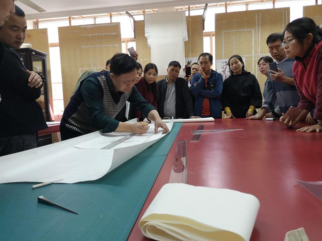 04-2 中国非物质文化遗产传承人群培训班（书画装裱、古籍修复技艺方向）.jpg