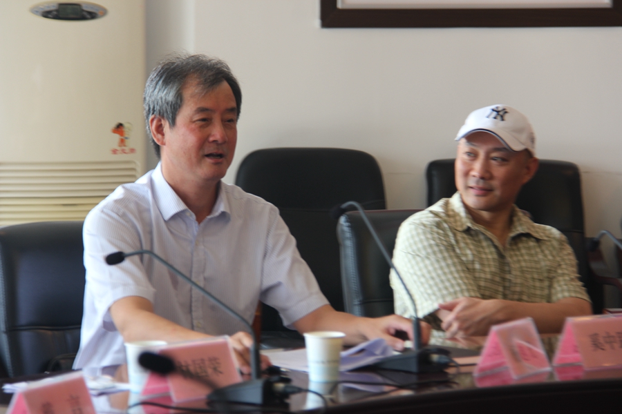 省文化厅副厅长杨越光在开班仪式上讲话