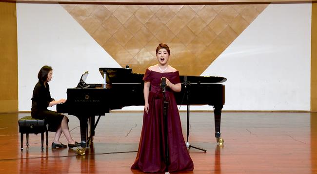 校园十佳歌手《燕子》.png 校园十佳歌手《燕子》.png